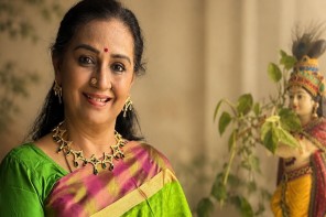  മേനക വീണ്ടും മലയാളത്തില്‍